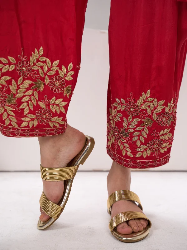 Women's Knitted Cable Pattern Slippers with a Non - Slip Sole in Cream for Indoor Comfort Women's Knitted Cable Pattern Slippers with a Non - Slip Sole in Cream for Indoor Comfort Women Golden Glossy Flat Slip On Open Toe Ethnic Slippers|Slippers For Sangeet Mehendi|Festive|Wedding