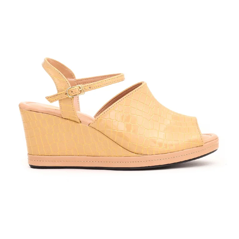 Men's sandals with a cushioned footbedBeige Formal Sandal FR5177
