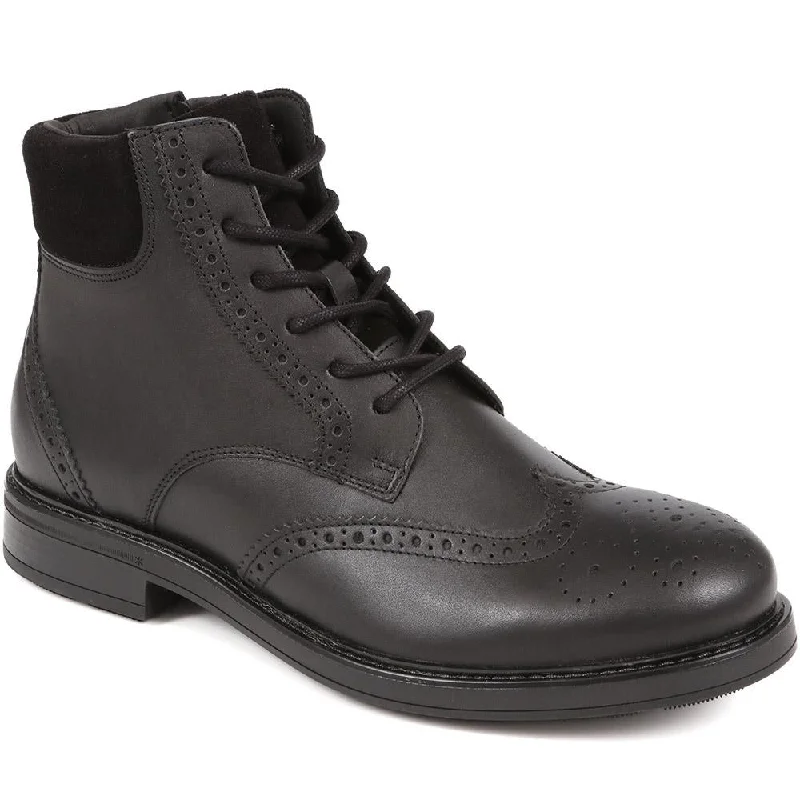 Brogue Detailed Leather Boots - DEON / 324 500