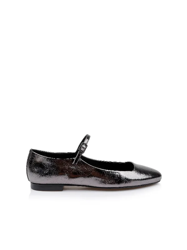 Men's loafers with a leather lacing systemEdelie Leather Flat