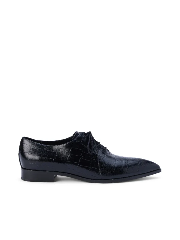 Men's loafers in a neutral color like black or brownElisa Oxford