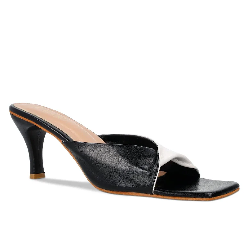 Men's sandals with a perforated leather upper for ventilationME & I Womens Occasional Wear - MI97036 Men's sandals with a perforated leather upper for ventilationME & I Womens Occasional Wear - MI97036