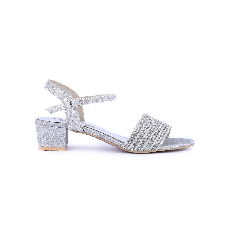 Men's sandals with a perforated leather upper for ventilationSilver Color Fancy Sandals FN4776