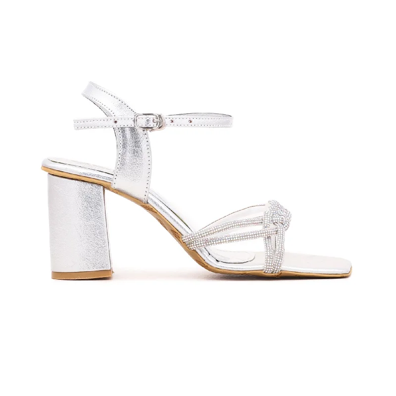 Men's sandals with a stretchy strap for a better fitSilver Fancy Sandal FN5309