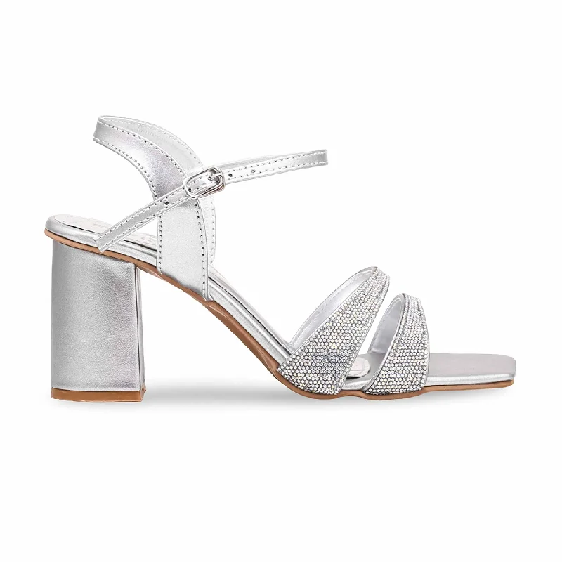 Men's sandals with a decorative buckle or charmSilver Fancy Sandal FN5962