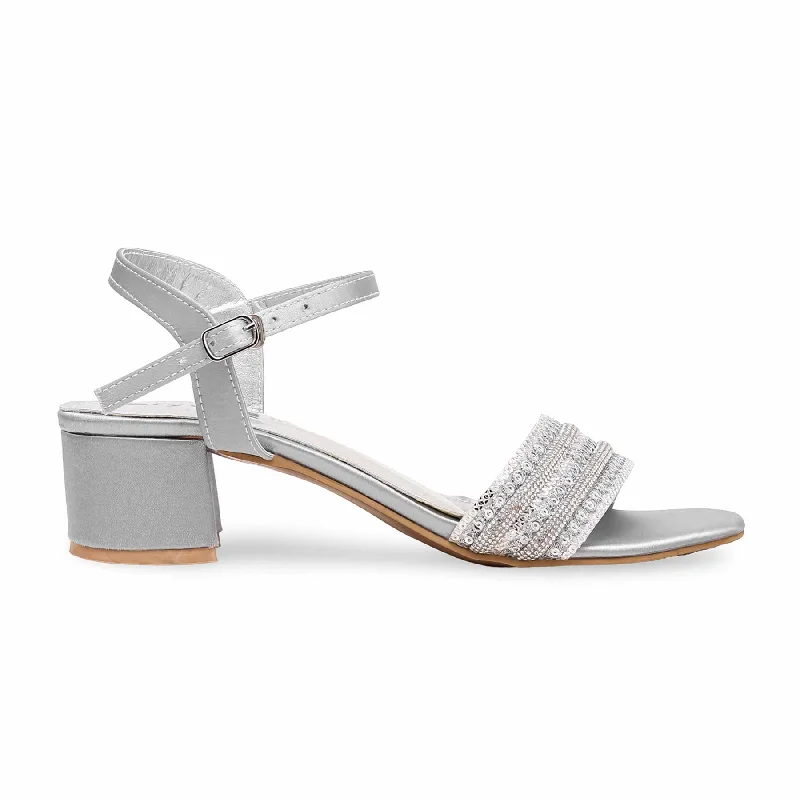 Men's sandals with a decorative buckle or charmSilver Fancy Sandal FN6013