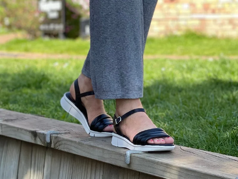 Men's sandals with a pointed toe for a stylish lookSPK Carrol available in 2 colours.