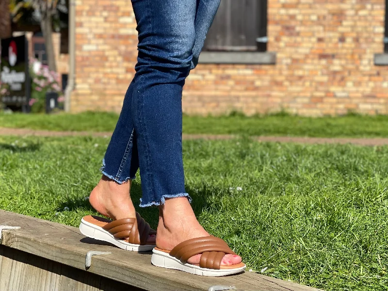Men's sandals with a flexible sole for easy movementSPK Caylee available in 2 colours.