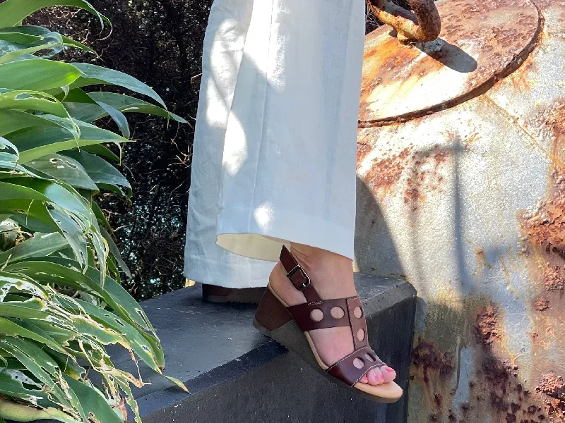 Men's sandals with a rubber sole for tractionSPK Vanda