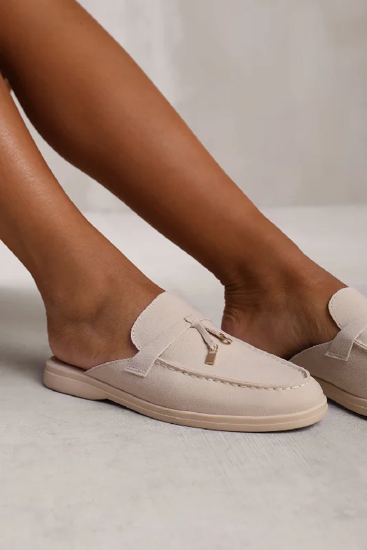 Men's loafers with a flexible sole for easy movementTWILIGHT FLAT SLIP ON LOAFER WITH TASSEL DETAIL IN BEIGE SUEDE Men's loafers with a flexible sole for easy movementTWILIGHT FLAT SLIP ON LOAFER WITH TASSEL DETAIL IN BEIGE SUEDE