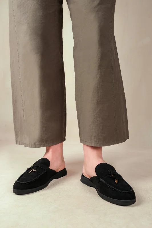 Men's leather loafers with a penny slotTWILIGHT FLAT SLIP ON LOAFER WITH TASSEL DETAIL IN BLACK SUEDE Men's leather loafers with a penny slotTWILIGHT FLAT SLIP ON LOAFER WITH TASSEL DETAIL IN BLACK SUEDE