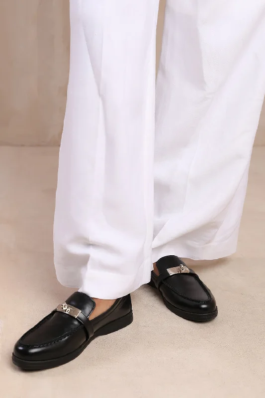 Men's loafers with a pointed toe for a stylish appearanceMONACO SLIP ON LOAFERS WITH METAL DETAILING IN BLACK FAUX LEATHER Men's loafers with a pointed toe for a stylish appearanceMONACO SLIP ON LOAFERS WITH METAL DETAILING IN BLACK FAUX LEATHER