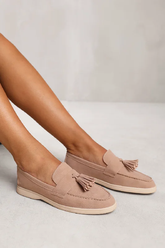 Men's loafers with a decorative buckleKENYA SLIP ON LOAFER WITH TASSEL DETAILING IN KHAKI SUEDE Men's loafers with a decorative buckleKENYA SLIP ON LOAFER WITH TASSEL DETAILING IN KHAKI SUEDE