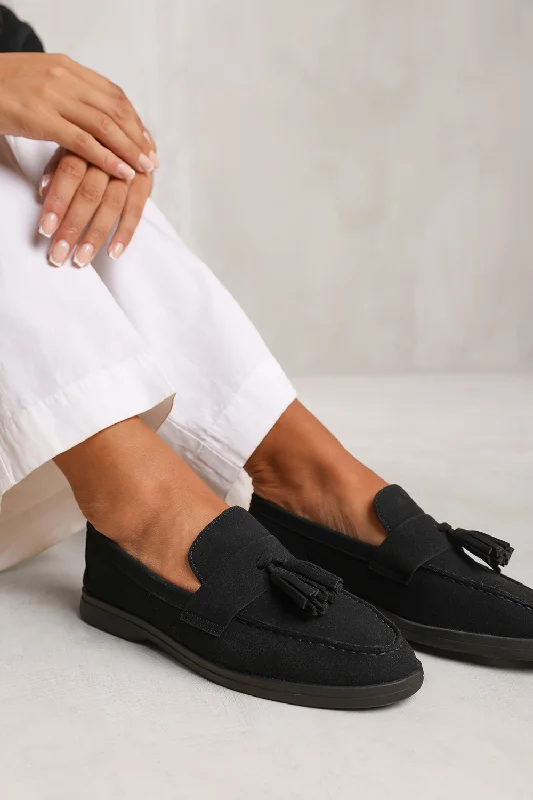 Men's loafers with a pointed toe for a stylish appearanceKENYA WIDE FIT SLIP ON LOAFER WITH TASSEL DETAILING IN BLACK SUEDE Men's loafers with a pointed toe for a stylish appearanceKENYA WIDE FIT SLIP ON LOAFER WITH TASSEL DETAILING IN BLACK SUEDE