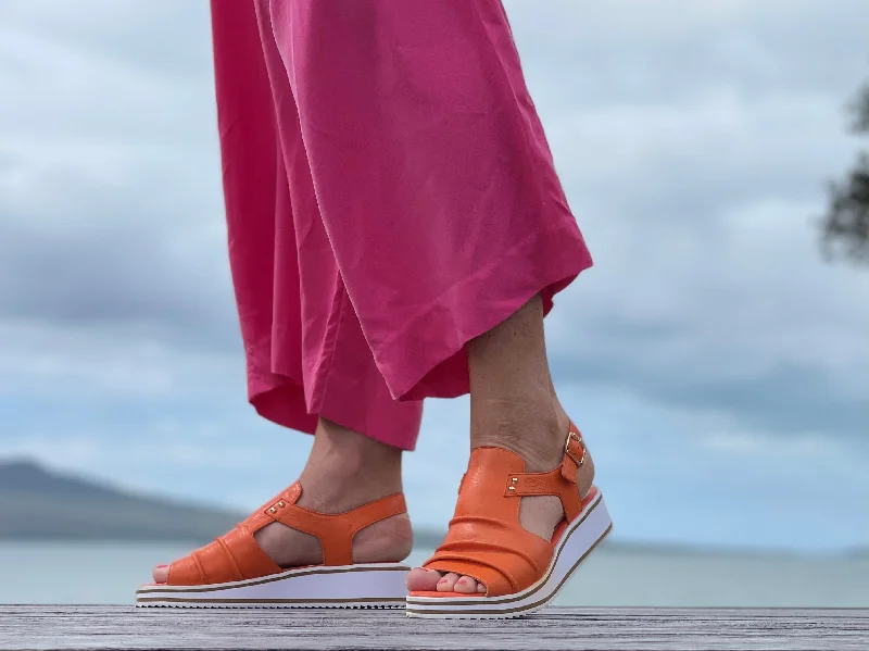 Men's sandals with a removable insole for cleaningVia Nova Hotel available in 3 colours Men's sandals with a removable insole for cleaningVia Nova Hotel available in 3 colours