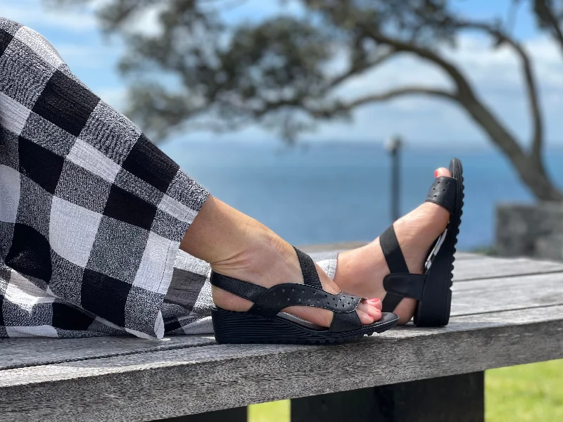Flip - flop style men's sandals for beach wearVia Nova Iconic available in 9 colours