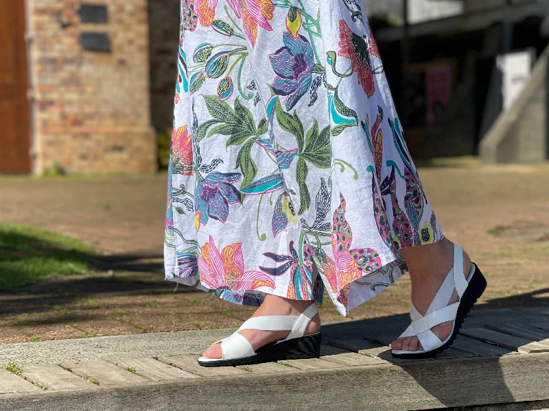 Men's sandals with a pointed toe for a stylish lookVia Nova Idle available in 5 colours