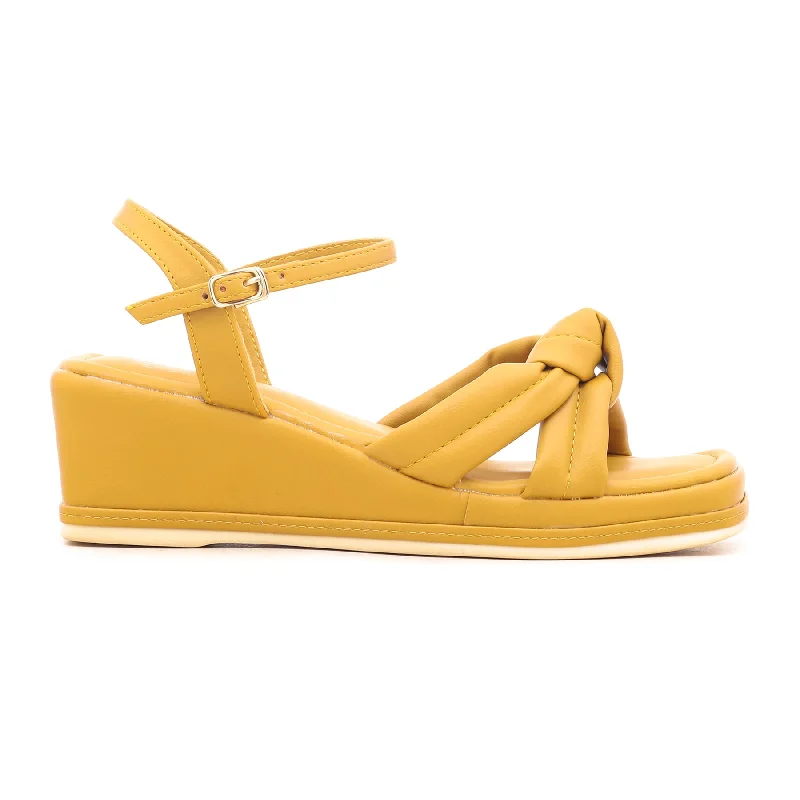 Flip - flop style men's sandals for beach wearYellow Formal Sandal FR4966