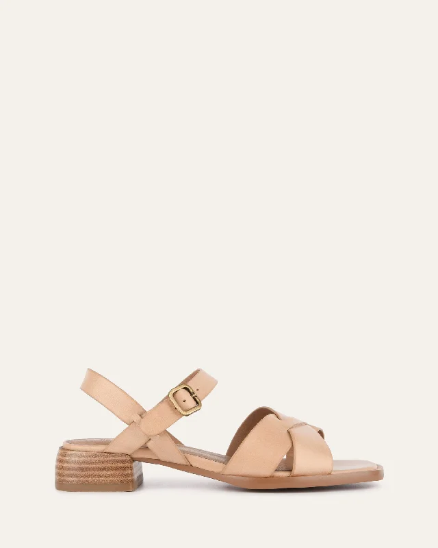 Women's Sandals with a Floral - Printed Upper in Pink for a Feminine Spring Look Women's Sandals with a Floral - Printed Upper in Pink for a Feminine Spring Look Women's Sandals with a Glitter - Coated Strap in Gold for a Sparkly Summer OutfitTEMPO FLAT SANDALS NATURAL LEATHER