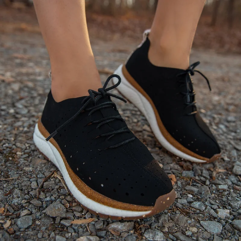Women's maximalist athletic shoes with a high - stack sole ALSTEAD in BLACK Sneakers Women's maximalist athletic shoes with a high - stack sole ALSTEAD in BLACK Sneakers