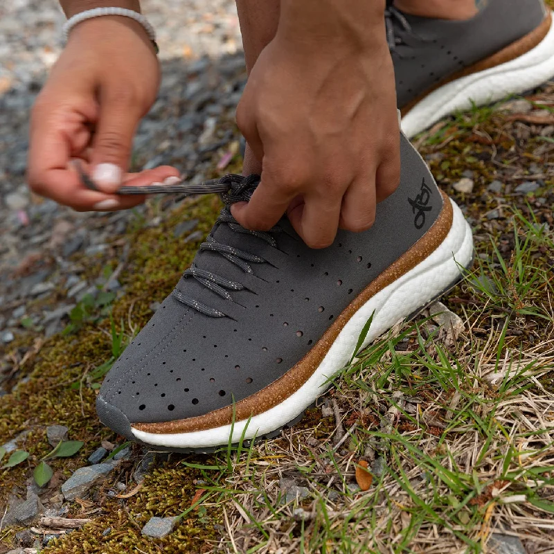 Women's petite - sized athletic shoes for a proper fit​ ALSTEAD in GREY Sneakers