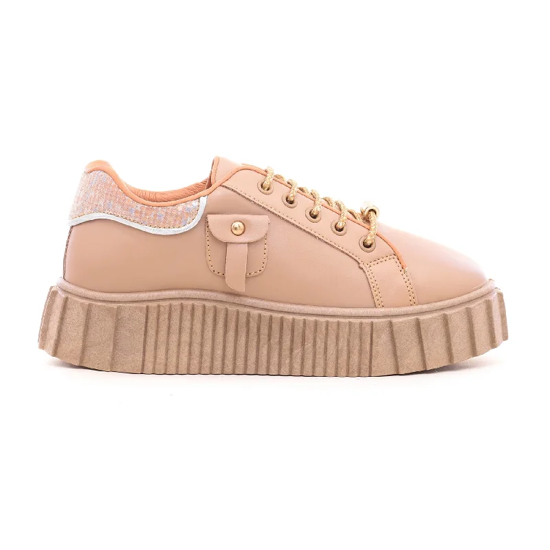 Women's athletic shoes with a lugged outsole for off - road traction Women Beige Casual Sneaker AT7199 Women's athletic shoes with a lugged outsole for off - road traction Women Beige Casual Sneaker AT7199