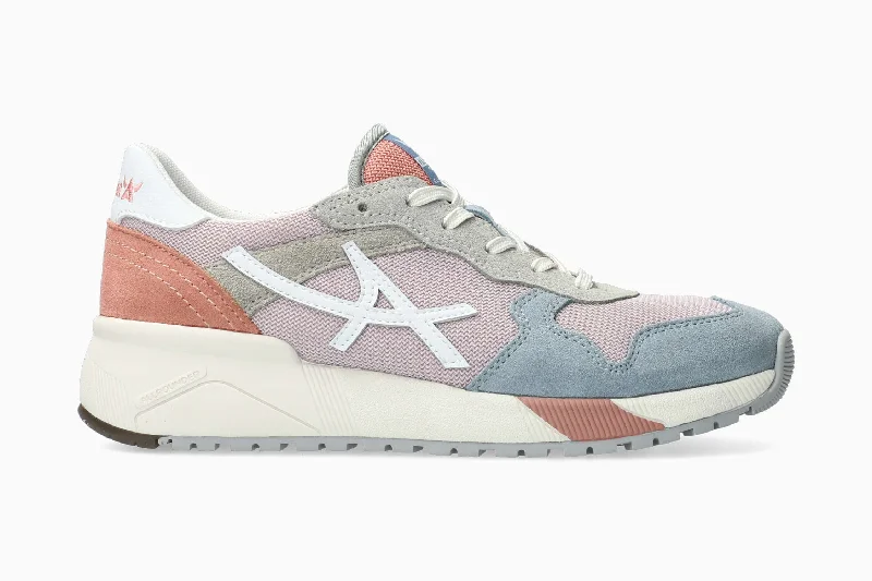Women's athletic shoes with a color - blocked design for a modern look Vitesse - Smoke/Denim Women's athletic shoes with a color - blocked design for a modern look Vitesse - Smoke/Denim