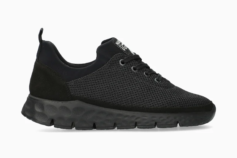 Women's athletic shoes with a fluorescent color for visibility​ Wing - Black