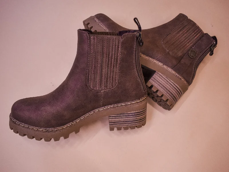 women's flat bootiesBlowfish Malibu Layten Chelsea Boot