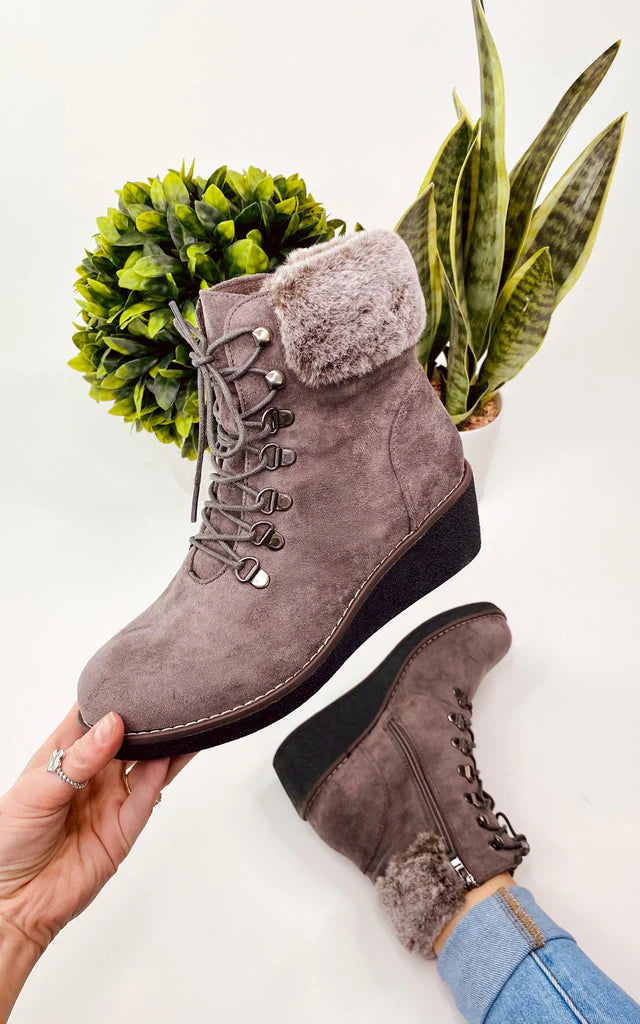 women's booties with Chelsea styleFox Bay Boot