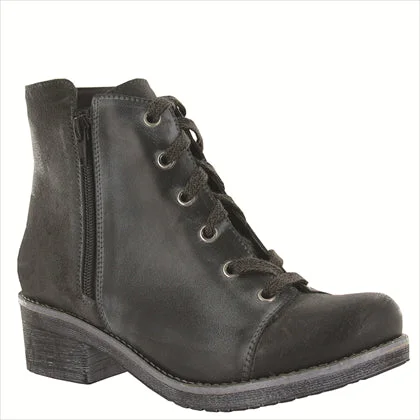 leather women bootiesNaot Groovy