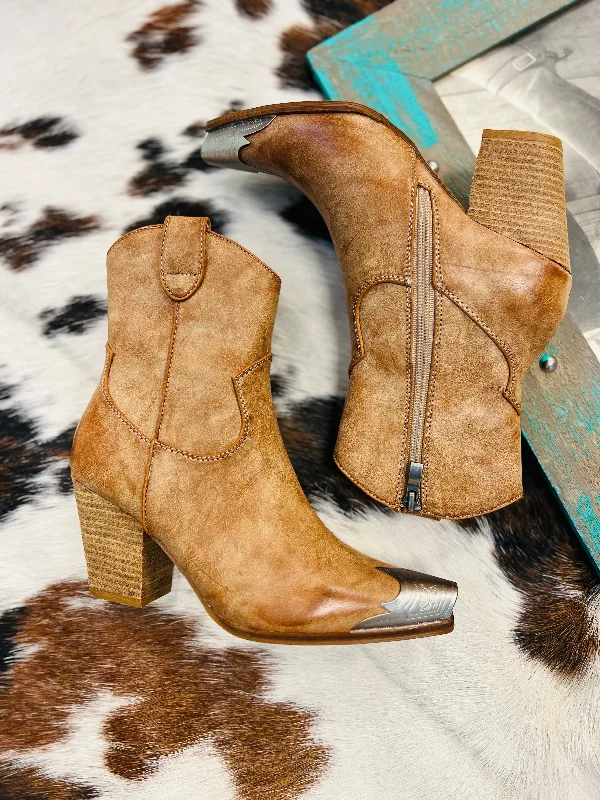 women's booties for urban styleDakota Steel Toed Booties