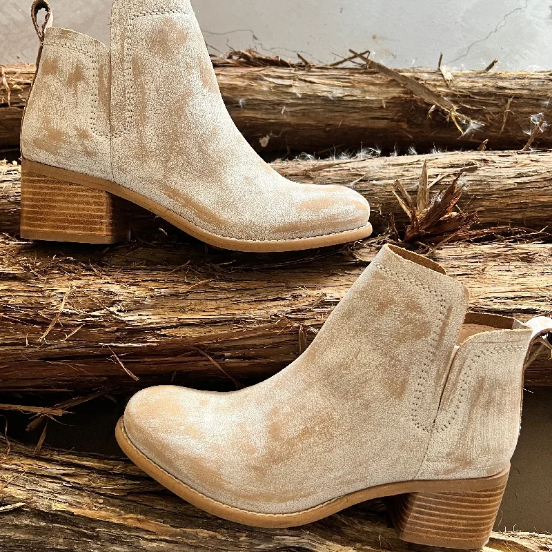 women's booties with embroideryWin Doe White Booties